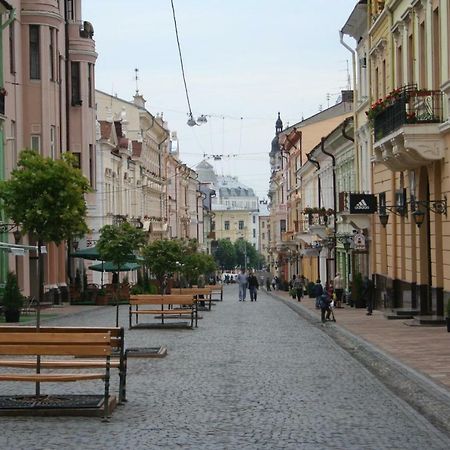 Two-Bedroom On Lesi Ukrainky 利沃夫 外观 照片