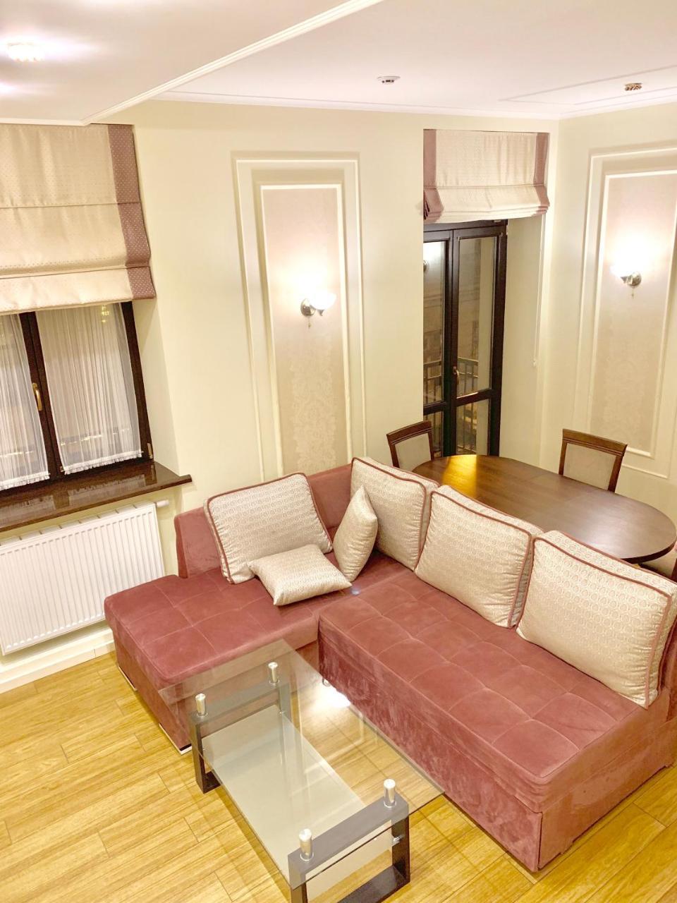 Two-Bedroom On Lesi Ukrainky 利沃夫 外观 照片