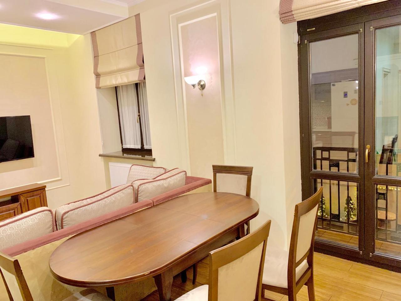 Two-Bedroom On Lesi Ukrainky 利沃夫 外观 照片